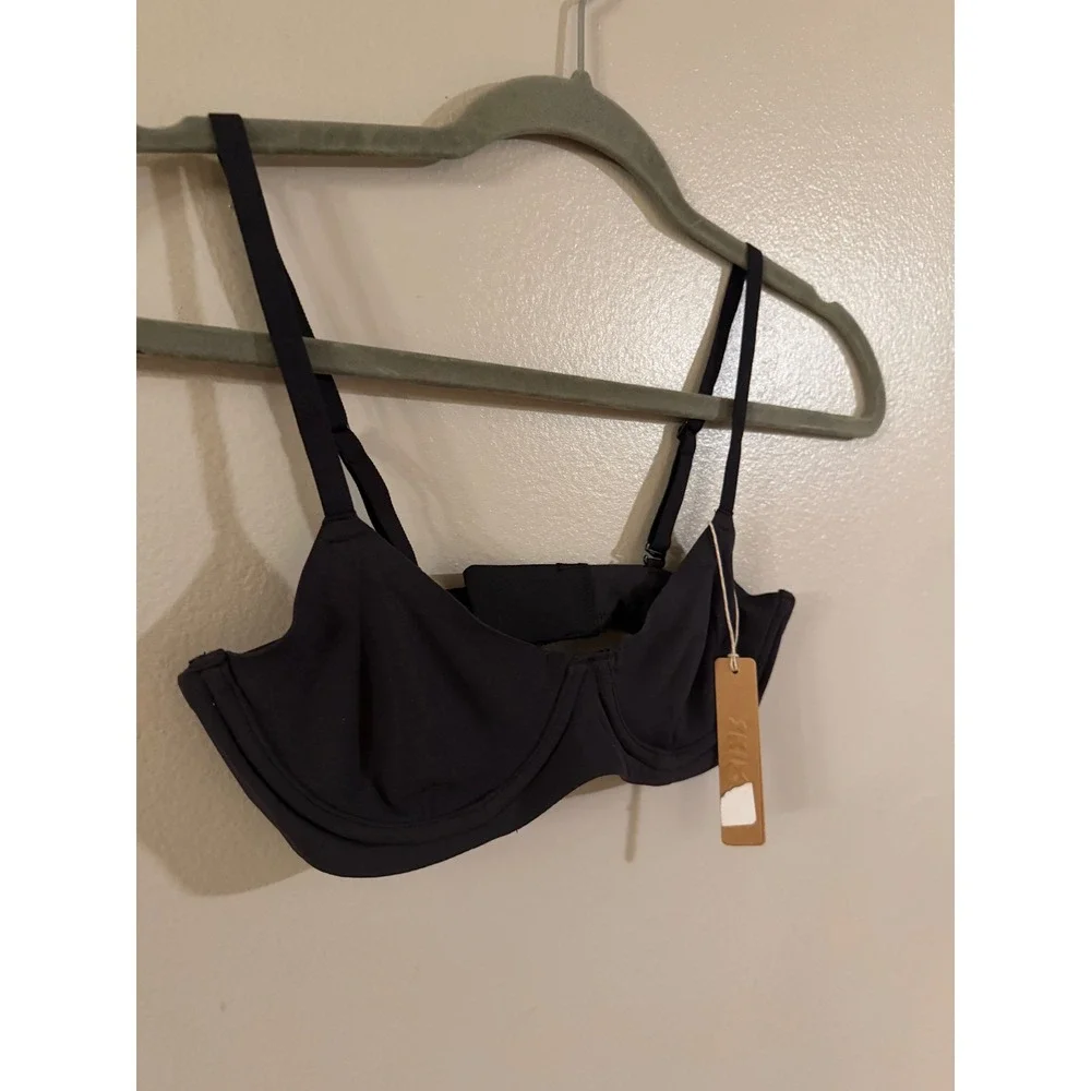 SKIMS Fits Everybody Underwire Bra Onyx Black 32B NWT - Picture 2 of 6